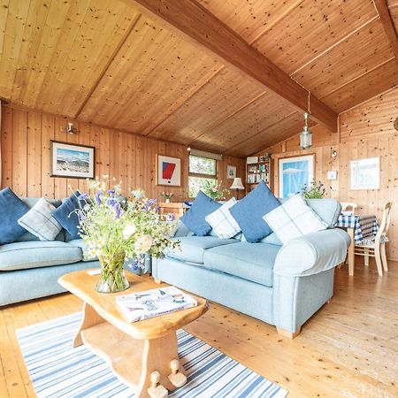 Scandinavian Style Lodge In Rock Уэйдбридж Экстерьер фото