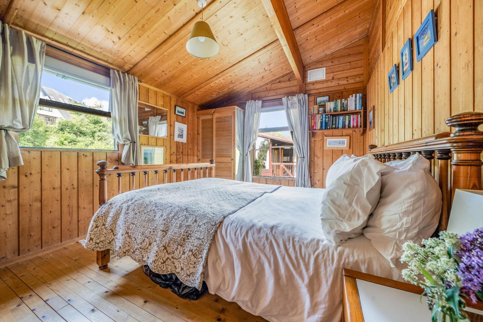 Scandinavian Style Lodge In Rock Уэйдбридж Экстерьер фото