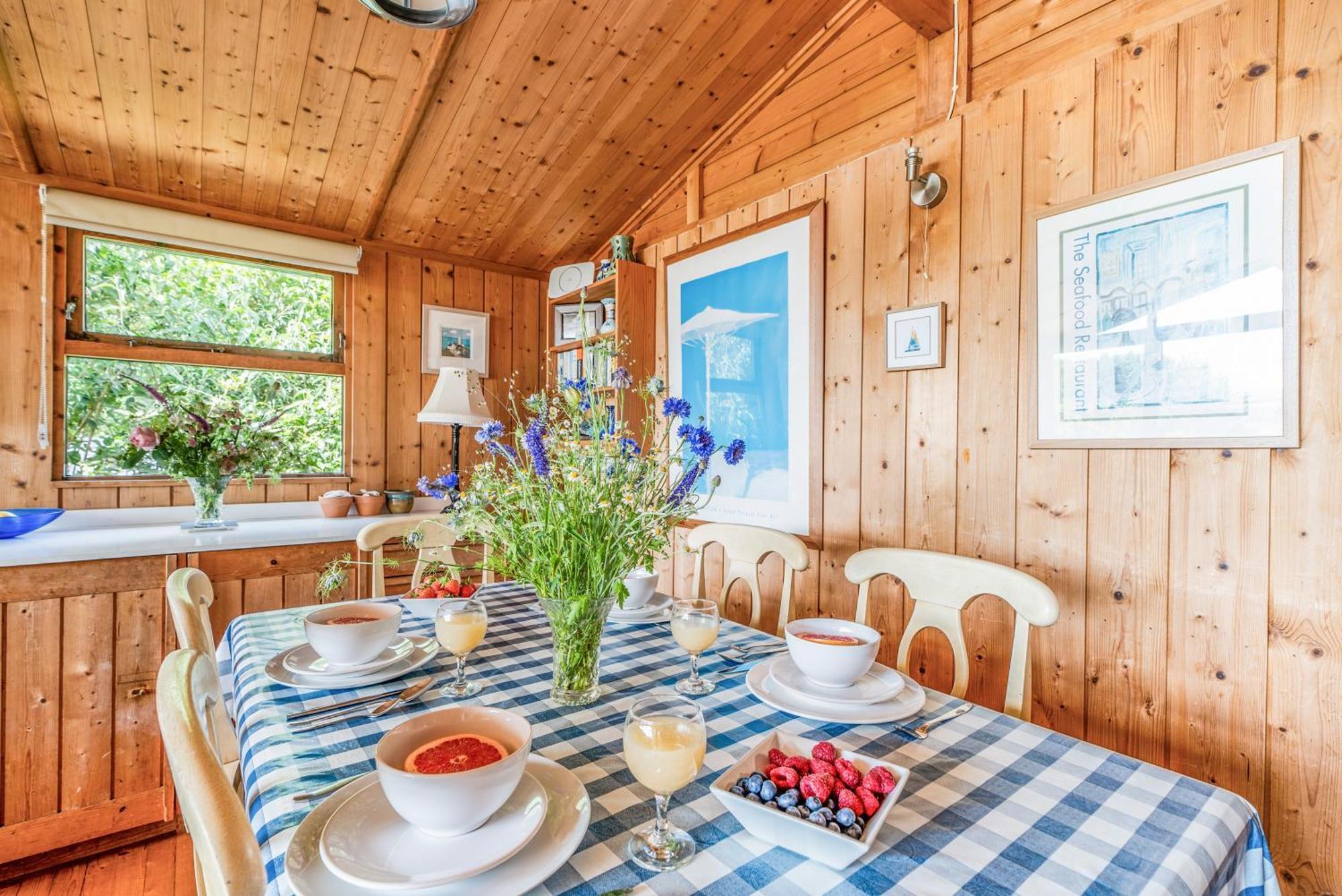 Scandinavian Style Lodge In Rock Уэйдбридж Экстерьер фото